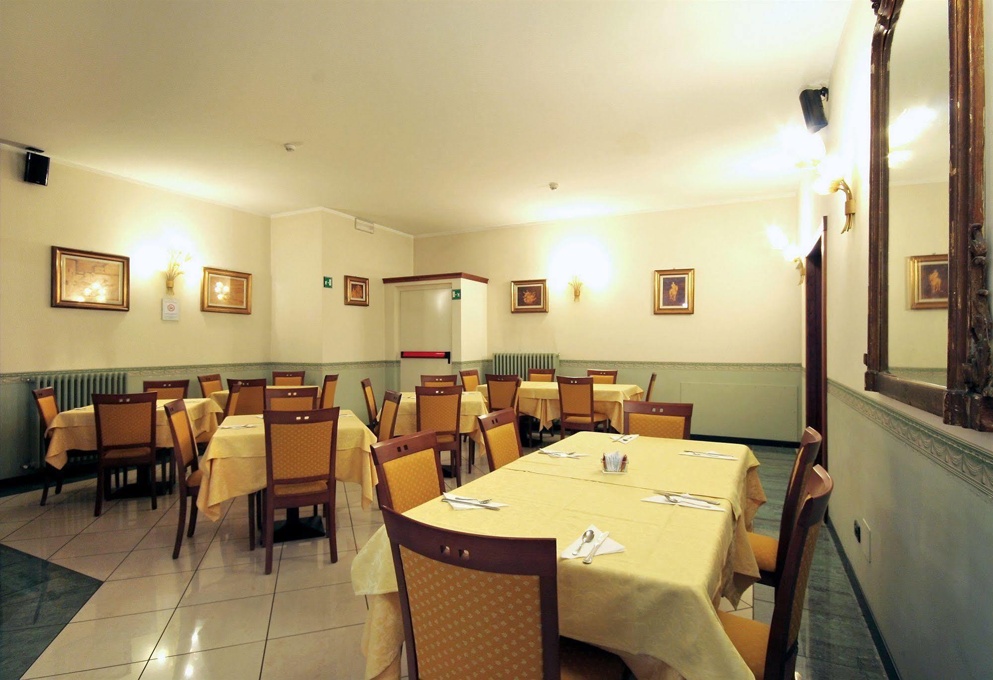 Hotel Promessi Sposi มัลกราเต ภายนอก รูปภาพ